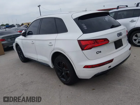 ✅ 2018 Audi Q5 Premium • VIN: WA1ANAFY1J2009914 • Лот: 45475288. Опубликован ранее на IAAI с пробегом 168 821 миль. Бесплатный доступ к архиву аукционных продаж из США и подробный отчёт об истории автомобиля на DreamBid. Изображение 3.