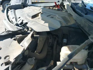 2018 Chevrolet Silverado 2500HD Work Truck z VIN 1GC1KUEG3JF219304, wystawiony jako IAAI lot #43195356 z przebiegiem 190 567 mil mil oraz . Historia ofert i sprzedaży dostępna na DreamBid. Obrazek 18.