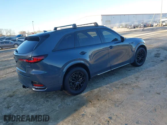 ✅ 2025 Mazda CX-70 S Premium • VIN: JM3KJDHC4S1121310 • Лот: 43925540. Опубліковано раніше на IAAI з пробігом 23 026 миль. Безкоштовний доступ до архіву аукціонних продажів зі США та докладний звіт про історію автомобіля на DreamBid. Зображення 4.