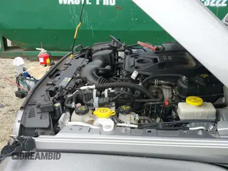 ✅ 2020 Jeep Wrangler Unlimited Sahara • VIN: 1C4HJXENXLW135615 • Lot: 42611859. Wystawiony na IAAI z przebiegiem 85 452 mil. Bezpłatny archiwum sprzedaży aukcyjnych z USA i szczegółowy raport historii pojazdu na DreamBid. Zdjęcie 21.