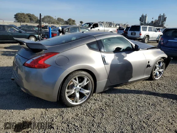 ✅ 2009 Nissan 370Z Touring • VIN: JN1AZ44E19M408023 • Lot: 85326964. Wystawiony na Copart z przebiegiem Nie podano. Bezpłatny archiwum sprzedaży aukcyjnych z USA i szczegółowy raport historii pojazdu na DreamBid. Zdjęcie 3.