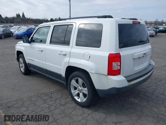 ✅ 2014 Jeep Patriot Latitude • VIN: 1C4NJPFB9ED793626 • Lot: 44515834. Wystawiony na IAAI z przebiegiem 89 894 mil. Bezpłatny archiwum sprzedaży aukcyjnych z USA i szczegółowy raport historii pojazdu na DreamBid. Zdjęcie 3.