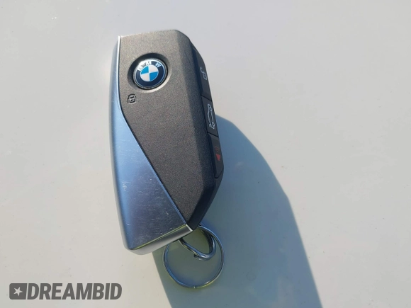 ✅ 2024 BMW iX xDrive50 • VIN: WB523CF05RCP16943 • Lot: 43947312. Wystawiony na IAAI z przebiegiem 37 766 mil. Bezpłatny archiwum sprzedaży aukcyjnych z USA i szczegółowy raport historii pojazdu na DreamBid. Zdjęcie 11.