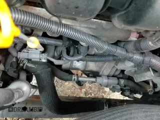 ✅ 2018 Nissan Rogue SV • VIN: JN1BJ1CPXJW106395 • Lot: 92487235. Wystawiony na Copart z przebiegiem 56 981 mil. Bezpłatny archiwum sprzedaży aukcyjnych z USA i szczegółowy raport historii pojazdu na DreamBid. Zdjęcie 15.