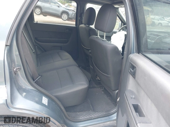 ✅ 2010 Ford Escape XLT • VIN: 1FMCU9DG6AKC65794 • Lot: 45074060. Wystawiony na IAAI z przebiegiem Nie podano. Bezpłatny archiwum sprzedaży aukcyjnych z USA i szczegółowy raport historii pojazdu na DreamBid. Zdjęcie 8.