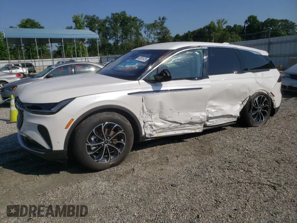 ✅ 2024 Lincoln Nautilus Premiere • VIN: 5LMPJ8J42RJ799565 • Лот: 62831475. Опубліковано раніше на Copart з пробігом 5 343 миль. Безкоштовний доступ до архіву аукціонних продажів зі США та докладний звіт про історію автомобіля на DreamBid. Зображення 1.