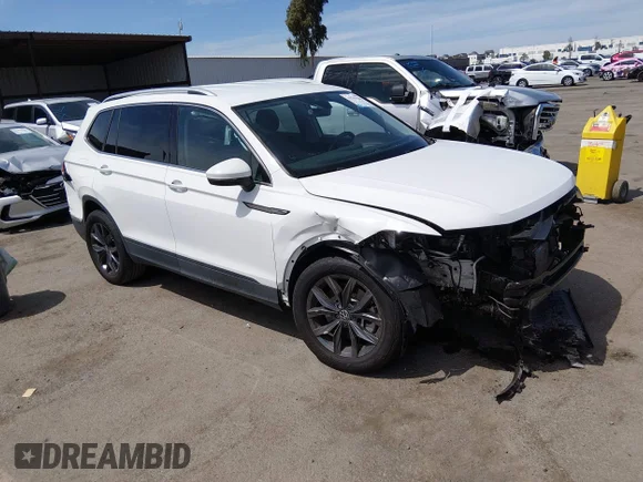 ✅ 2022 Volkswagen Tiguan SE • VIN: 3VV3B7AX1NM075842 • Лот: 44789550. Опубликован ранее на IAAI с пробегом 33 648 миль. Бесплатный доступ к архиву аукционных продаж из США и подробный отчёт об истории автомобиля на DreamBid. Изображение 1.