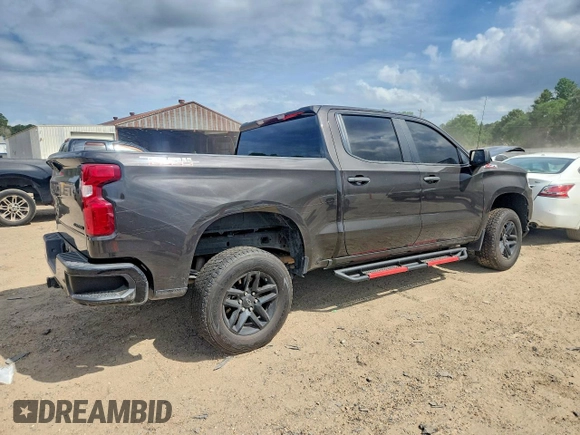 ✅ 2021 Chevrolet Silverado 1500 Custom Trail Boss • VIN: 1GCPYCEF3MZ344915 • Lot: 48348826. Wystawiony na Copart z przebiegiem 101 097 mil. Bezpłatny archiwum sprzedaży aukcyjnych z USA i szczegółowy raport historii pojazdu na DreamBid. Zdjęcie 3.