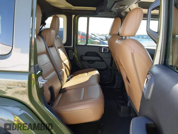 ✅ 2020 Jeep Wrangler Unlimited Sahara High Altitude • VIN: 1C4HJXEG8LW283103 • Lot: 41830769. Wystawiony na IAAI z przebiegiem 39 447 mil. Bezpłatny archiwum sprzedaży aukcyjnych z USA i szczegółowy raport historii pojazdu na DreamBid. Zdjęcie 8.