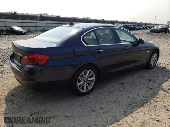 ✅ 2015 BMW 5 Series 528i xDrive • VIN: WBA5A7C57FD628932 • Lot: 63365553. Wystawiony na Copart z przebiegiem 65 951 mil. Bezpłatny archiwum sprzedaży aukcyjnych z USA i szczegółowy raport historii pojazdu na DreamBid. Zdjęcie 3.