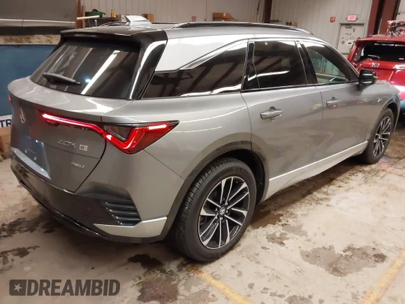 ✅ 2024 Acura ZDX w/A-Spec Package • VIN: 4W5KHNRL5RZ503353 • Lot: 41394269. Wystawiony na IAAI z przebiegiem 1 055 mil. Bezpłatny archiwum sprzedaży aukcyjnych z USA i szczegółowy raport historii pojazdu na DreamBid. Zdjęcie 4.