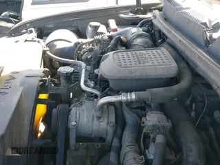 ✅ 2008 Chevrolet Silverado 2500HD LTZ • VIN: 1GCHK23658F173160 • Lot: 43628235. Wystawiony na IAAI z przebiegiem 772 758 mil. Bezpłatny archiwum sprzedaży aukcyjnych z USA i szczegółowy raport historii pojazdu na DreamBid. Zdjęcie 19.