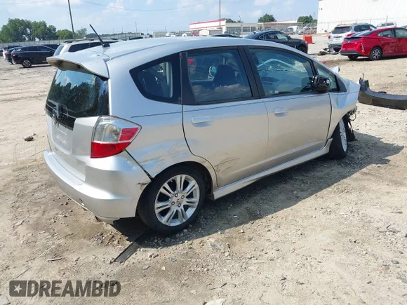 ✅ 2011 Honda Fit Sport • VIN: JHMGE8H5XBS003265 • Лот: 43004810. Опубліковано раніше на IAAI з пробігом 267 501 миль. Безкоштовний доступ до архіву аукціонних продажів зі США та докладний звіт про історію автомобіля на DreamBid. Зображення 4.