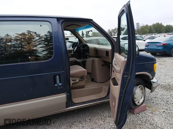 ✅ 1995 Ford Econoline Cargo • VIN: 1FMEE11H6SHA35997 • Lot: 45442475. Wystawiony na IAAI z przebiegiem 170 699 mil. Bezpłatny archiwum sprzedaży aukcyjnych z USA i szczegółowy raport historii pojazdu na DreamBid. Zdjęcie 5.