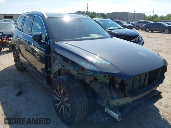 2021 Volvo XC90 Momentum