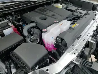 ✅ 2025 Toyota Tundra Platinum • VIN: 5TFNA5DBXSX272271 • Lot: 55497455. Wystawiony na Copart z przebiegiem 5 mil. Bezpłatny archiwum sprzedaży aukcyjnych z USA i szczegółowy raport historii pojazdu na DreamBid. Zdjęcie 14.