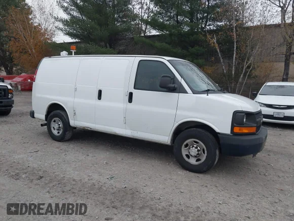 ✅ 2015 Chevrolet Express Cargo • VIN: 1GCWGFCF9F1168442 • Лот: 43461853. Опубліковано раніше на IAAI з пробігом 221 612 миль. Безкоштовний доступ до архіву аукціонних продажів зі США та докладний звіт про історію автомобіля на DreamBid. Зображення 1.