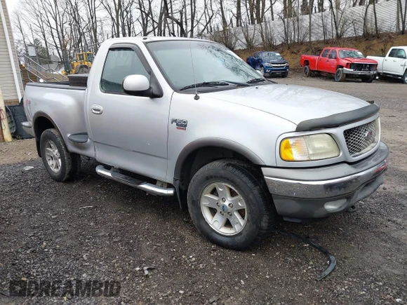 ✅ 2003 Ford F-150 XL • VIN: 2FTRF08W63CA42409 • Lot: 44772148. Wystawiony na IAAI z przebiegiem 138 615 mil. Bezpłatny archiwum sprzedaży aukcyjnych z USA i szczegółowy raport historii pojazdu na DreamBid. Zdjęcie 1.