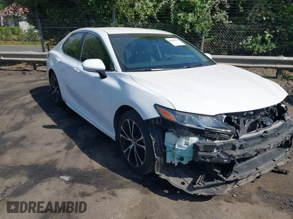 ✅ 2018 Toyota Camry SE • VIN: 4T1B11HK8JU135282 • Lot: 44885981. Wystawiony na IAAI z przebiegiem 96 898 mil. Bezpłatny archiwum sprzedaży aukcyjnych z USA i szczegółowy raport historii pojazdu na DreamBid. Zdjęcie 1.