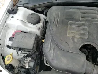 ✅ 2018 Chrysler 300 Limited • VIN: 2C3CCAEG9JH222585 • Лот: 66613075. Опубликован ранее на Copart с пробегом 128 603 миль. Бесплатный доступ к архиву аукционных продаж из США и подробный отчёт об истории автомобиля на DreamBid. Изображение 16.