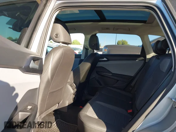 ✅ 2024 Volkswagen Taos SE • VIN: 3VVEX7B20RM052605 • Lot: 44297449. Wystawiony na IAAI z przebiegiem 22 201 mil. Bezpłatny archiwum sprzedaży aukcyjnych z USA i szczegółowy raport historii pojazdu na DreamBid. Zdjęcie 8.