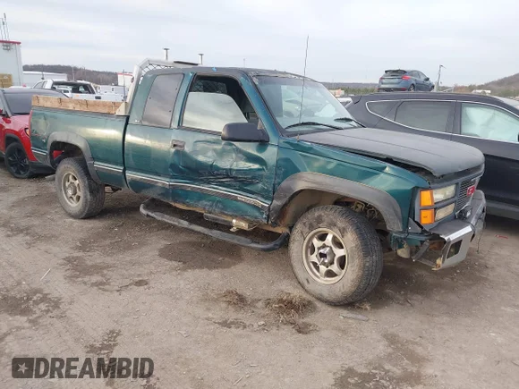 ✅ 1997 GMC Sierra 2500 • VIN: 1GTGK29J4VE511950 • Lot: 43865377. Listed on IAAI with 221,807 mi. Free auction sales archive from the USA and detailed vehicle history report at DreamBid. Image 1.