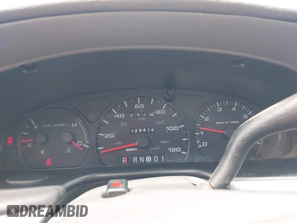 ✅ 2003 Ford Taurus LX • VIN: 1FAFP52253G183303 • Lot: 45161199. Wystawiony na IAAI z przebiegiem 123 414 mil. Bezpłatny archiwum sprzedaży aukcyjnych z USA i szczegółowy raport historii pojazdu na DreamBid. Zdjęcie 7.