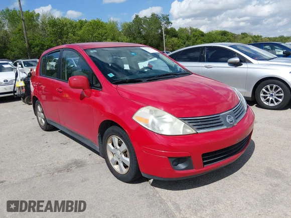 ✅ 2007 Nissan Versa SL • VIN: 3N1BC13E57L414274 • Lot: 44768744. Wystawiony na IAAI z przebiegiem 174 599 mil. Bezpłatny archiwum sprzedaży aukcyjnych z USA i szczegółowy raport historii pojazdu na DreamBid. Zdjęcie 1.