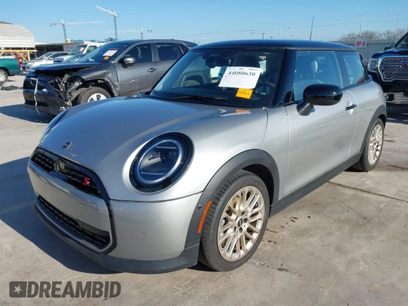 ✅ 2025 MINI Hardtop Cooper S • VIN: WMW23GD03S2W34684 • Lot: 44080630. Wystawiony na IAAI z przebiegiem 7 568 mil. Bezpłatny archiwum sprzedaży aukcyjnych z USA i szczegółowy raport historii pojazdu na DreamBid. Zdjęcie 2.