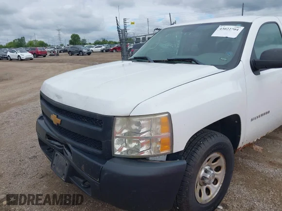 ✅ 2011 Chevrolet Silverado 1500 Work Truck • VIN: 1GCRKPE03BZ125978 • Lot: 43022704. Wystawiony na IAAI z przebiegiem 244 056 mil. Bezpłatny archiwum sprzedaży aukcyjnych z USA i szczegółowy raport historii pojazdu na DreamBid. Zdjęcie 6.
