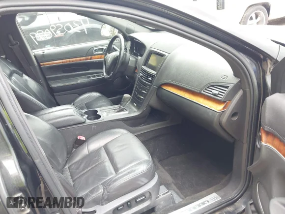 ✅ 2013 Lincoln MKT • VIN: 2LMHJ5NK8DBL55705 • Лот: 43059099. Опубликован ранее на IAAI с пробегом 142 044 миль. Бесплатный доступ к архиву аукционных продаж из США и подробный отчёт об истории автомобиля на DreamBid. Изображение 5.