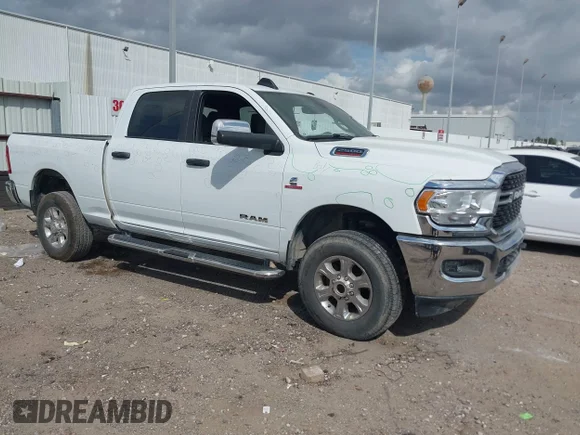 ✅ 2024 Ram 2500 Big Horn • VIN: 3C6UR5DL1RG153916 • Лот: 44515465. Опубліковано раніше на IAAI з пробігом 63 502 миль. Безкоштовний доступ до архіву аукціонних продажів зі США та докладний звіт про історію автомобіля на DreamBid. Зображення 1.