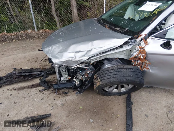 ✅ 2024 Toyota Camry LE • VIN: 4T1C11AK0RU861602 • Lot: 45240190. Wystawiony na IAAI z przebiegiem 18 266 mil. Bezpłatny archiwum sprzedaży aukcyjnych z USA i szczegółowy raport historii pojazdu na DreamBid. Zdjęcie 6.