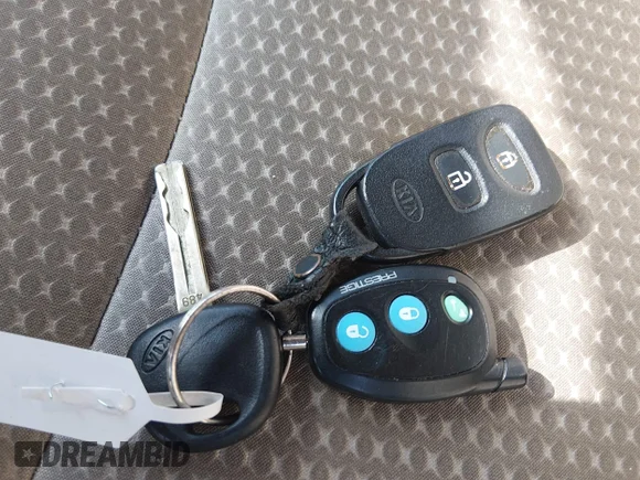 ✅ 2011 Kia Sorento LX • VIN: 5XYKTCA18BG036668 • Лот: 45504927. Опубликован ранее на IAAI с пробегом 159 156 миль. Бесплатный доступ к архиву аукционных продаж из США и подробный отчёт об истории автомобиля на DreamBid. Изображение 11.