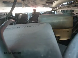 ✅ 2001 Chevrolet Silverado 2500HD LS • VIN: 1GCHK23U51F199522 • Lot: 41552550. Wystawiony na IAAI z przebiegiem 291 272 mil. Bezpłatny archiwum sprzedaży aukcyjnych z USA i szczegółowy raport historii pojazdu na DreamBid. Zdjęcie 12.