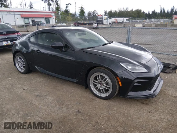 ✅ 2023 Toyota 86 Premium • VIN: JF1ZNBF14P8760101 • Lot: 45344306. Listed on IAAI with 31,656 mi. Free auction sales archive from the USA and detailed vehicle history report at DreamBid. Image 1.