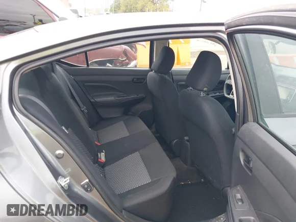 ✅ 2024 Nissan Versa S • VIN: 3N1CN8BV5RL826335 • Lot: 43287539. Wystawiony na IAAI z przebiegiem 42 522 mil. Bezpłatny archiwum sprzedaży aukcyjnych z USA i szczegółowy raport historii pojazdu na DreamBid. Zdjęcie 8.