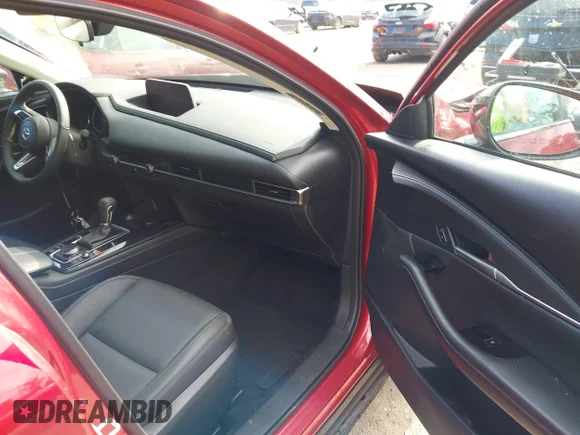 ✅ 2025 Mazda CX-30 S Select Sport • VIN: 3MVDMBBM6SM797239 • Lot: 42718362. Wystawiony na IAAI z przebiegiem 7 523 mil. Bezpłatny archiwum sprzedaży aukcyjnych z USA i szczegółowy raport historii pojazdu na DreamBid. Zdjęcie 5.