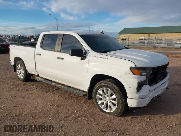 ✅ 2025 Chevrolet Silverado 1500 Custom • VIN: 3GCPKBEKXSG103990 • Лот: 44088825. Опубликован ранее на IAAI с пробегом 13 515 миль. Бесплатный доступ к архиву аукционных продаж из США и подробный отчёт об истории автомобиля на DreamBid. Изображение 1.