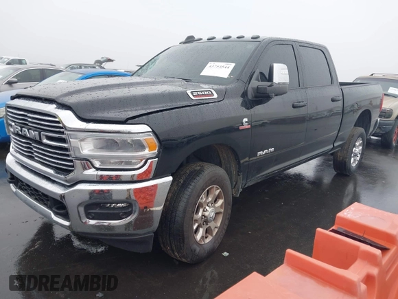 ✅ 2024 Ram 2500 Laramie • VIN: 3C6UR5FL9RG375861 • Lot: 43754544. Wystawiony na IAAI z przebiegiem 21 012 mil. Bezpłatny archiwum sprzedaży aukcyjnych z USA i szczegółowy raport historii pojazdu na DreamBid. Zdjęcie 2.