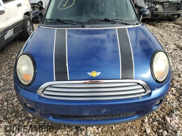 ✅ 2008 MINI Hardtop • VIN: WMWMF33548TU64571 • Лот: 82044224. Опубликован ранее на Copart с пробегом 169 016 миль. Бесплатный доступ к архиву аукционных продаж из США и подробный отчёт об истории автомобиля на DreamBid. Изображение 11.