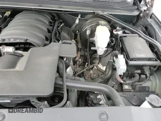 2020 Chevrolet Suburban LS z VIN 1GNSCGKCXLR106821, wystawiony jako Copart lot #55090365 z przebiegiem 109 347 mil mil oraz Szkoda całkowita • Salvage title. Historia ofert i sprzedaży dostępna na DreamBid. Obrazek 14.