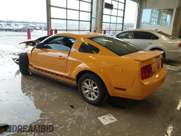 ✅ 2007 Ford Mustang Deluxe • VIN: 1ZVFT80N975249936 • Lot: 44466222. Wystawiony na IAAI z przebiegiem 171 030 mil. Bezpłatny archiwum sprzedaży aukcyjnych z USA i szczegółowy raport historii pojazdu na DreamBid. Zdjęcie 3.