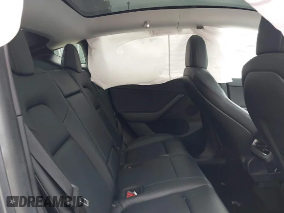 ✅ 2021 Tesla Model Y Long Range • VIN: 5YJYGDEE3MF251600 • Lot: 45345876. Wystawiony na IAAI z przebiegiem 118 592 mil. Bezpłatny archiwum sprzedaży aukcyjnych z USA i szczegółowy raport historii pojazdu na DreamBid. Zdjęcie 8.