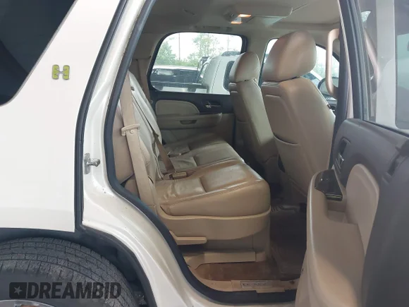 ✅ 2013 GMC Yukon Denali • VIN: 1GKS1GEJ9DR144782 • Lot: 43431098. Wystawiony na IAAI z przebiegiem 166 979 mil. Bezpłatny archiwum sprzedaży aukcyjnych z USA i szczegółowy raport historii pojazdu na DreamBid. Zdjęcie 8.
