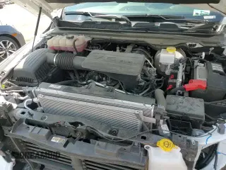 2024 Ram 1500 Big Horn z VIN 1C6RRFFG8RN202709, wystawiony jako Copart lot #68162695 z przebiegiem 38 811 mil mil oraz Szkoda całkowita • Salvage title. Historia ofert i sprzedaży dostępna na DreamBid. Obrazek 13.