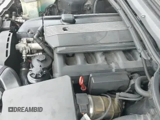 ✅ 2005 BMW 3 Series 325i • VIN: WBAET374X5NJ89240 • Lot: 43363801. Wystawiony na IAAI z przebiegiem 200 490 mil. Bezpłatny archiwum sprzedaży aukcyjnych z USA i szczegółowy raport historii pojazdu na DreamBid. Zdjęcie 14.