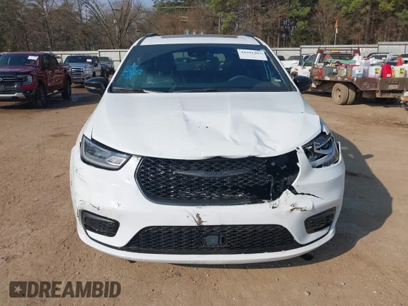 ✅ 2025 Chrysler Pacifica Limited • VIN: 2C4RC1GG3SR585219 • Lot: 44391407. Listed on IAAI with 18,436 mi. Free auction sales archive from the USA and detailed vehicle history report at DreamBid. Image 6.