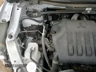 ✅ 2022 Mitsubishi Eclipse Cross SE • VIN: JA4ATWAA8NZ056884 • Lot: 80941865. Wystawiony na Copart z przebiegiem 58 967 mil. Bezpłatny archiwum sprzedaży aukcyjnych z USA i szczegółowy raport historii pojazdu na DreamBid. Zdjęcie 16.