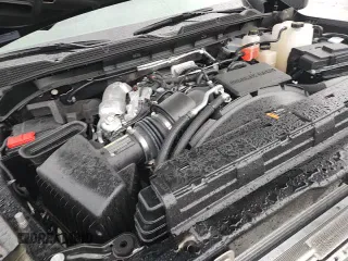 ✅ 2025 GMC Sierra 3500 • VIN: 1GT4UWEY8SF285974 • Lot: 83826555. Wystawiony na Copart z przebiegiem 2 874 mil. Bezpłatny archiwum sprzedaży aukcyjnych z USA i szczegółowy raport historii pojazdu na DreamBid. Zdjęcie 14.